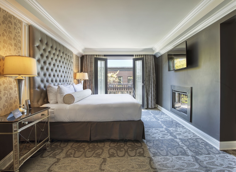 Luxury Suite