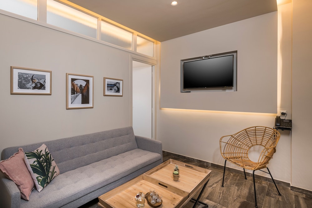Premium Apartment, 2 Bedrooms, Jetted Tub photo 2