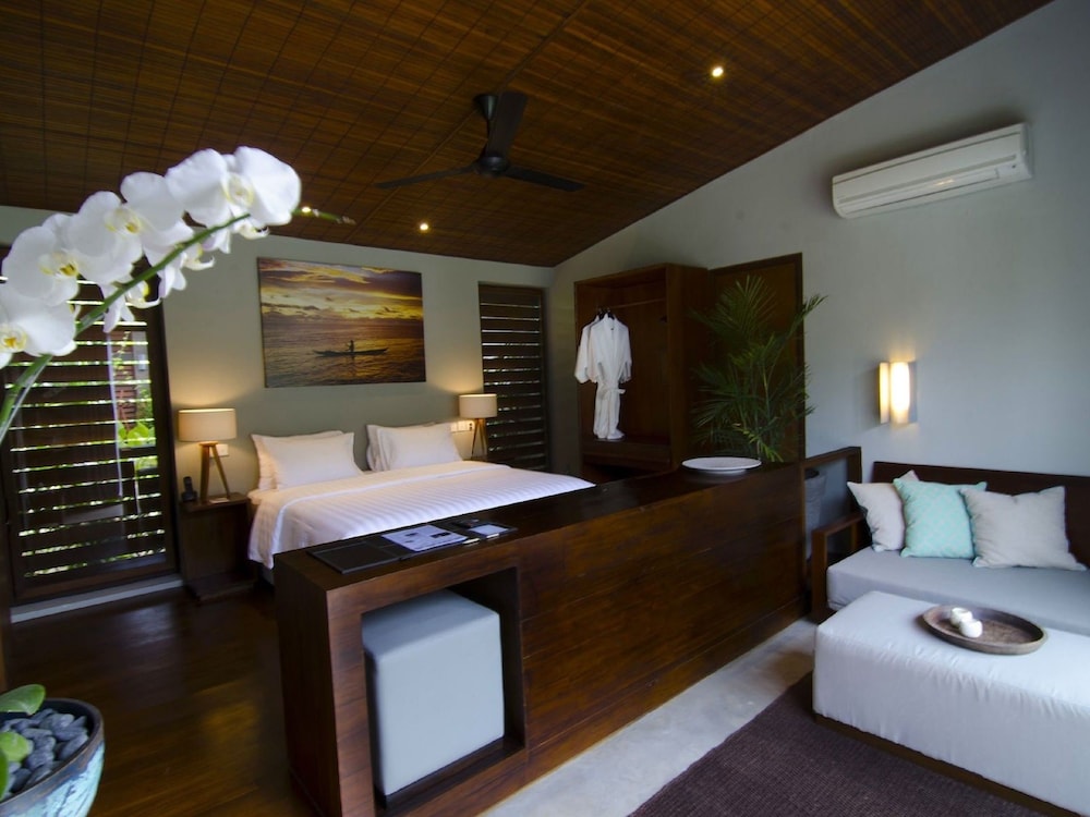 Komune Suites photo 2