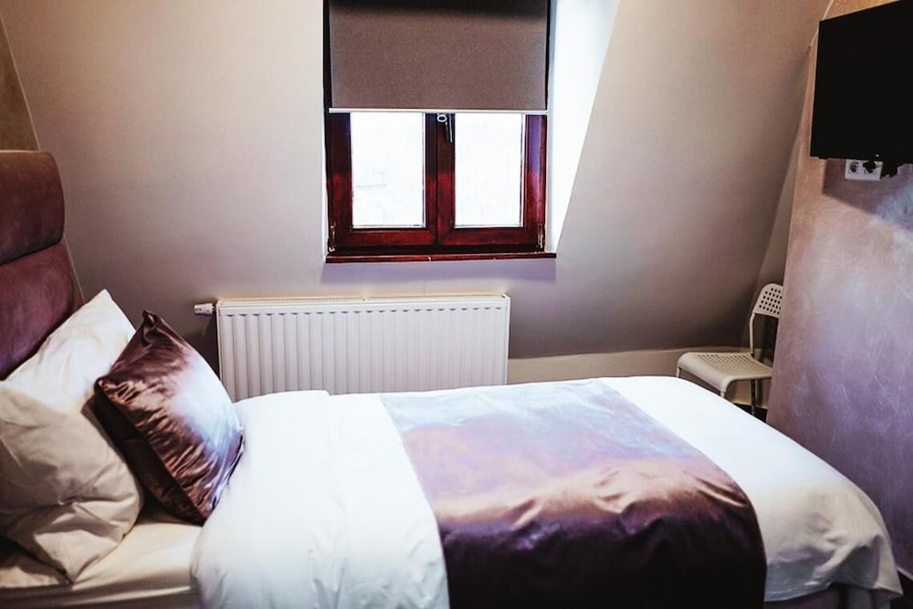 Standard Double Room - Photo 18