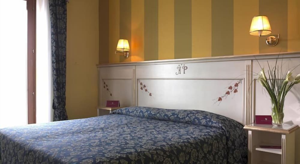 Standard Double or Twin Room, City View photo 1
