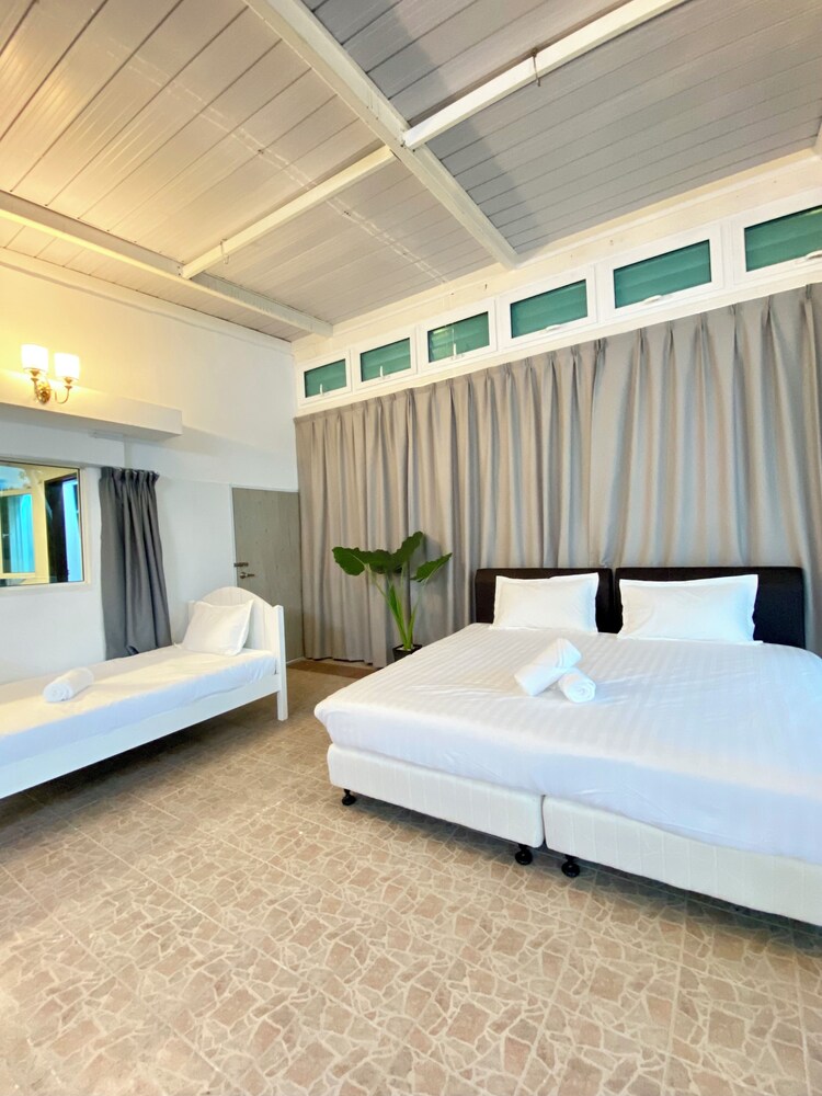 Deluxe Triple Room, Balcony