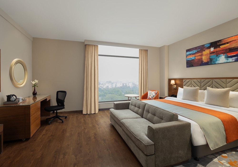 Deluxe Room, 1 King Bed (Fortune Club Room) - Photo 1