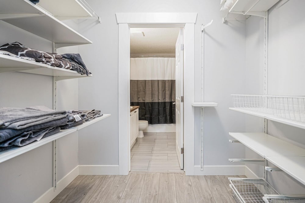 Cozy Condo w Parking Wifi Coffee - 5min2stampede, Billede 9