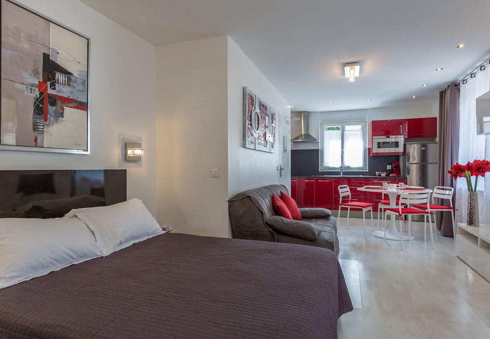 studio deluxe supérieur de 1 à 4 personnes avec kitchenette photo 2