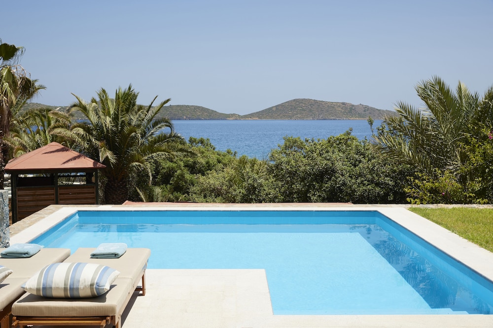 One Bedroom Royalty Villa Heatable Private Pool - Photo 1