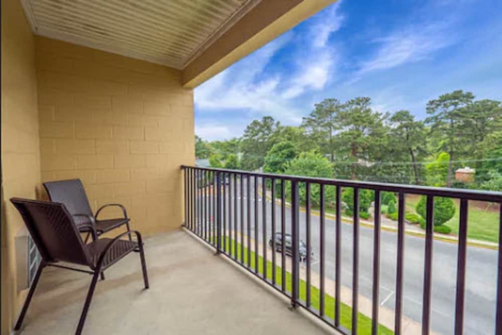 Suite, 2 Double Beds, Lake View (Park view Suite) photo 3