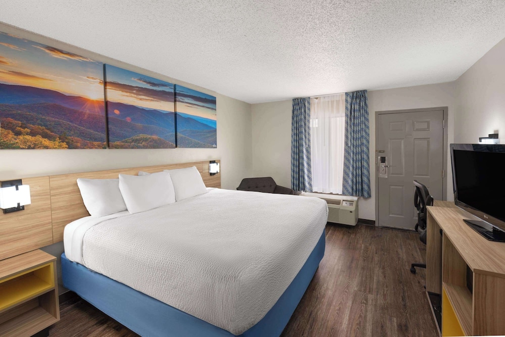 Room, 1 King Bed, Accessible, Non Smoking - Photo 1