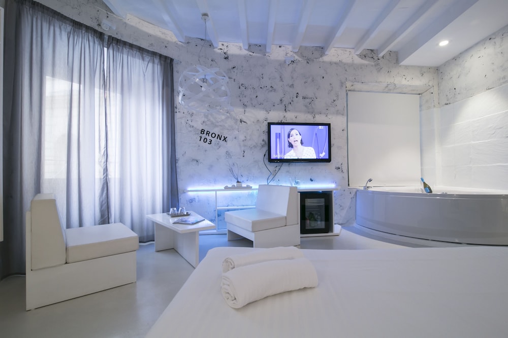 Romantic Suite photo 2