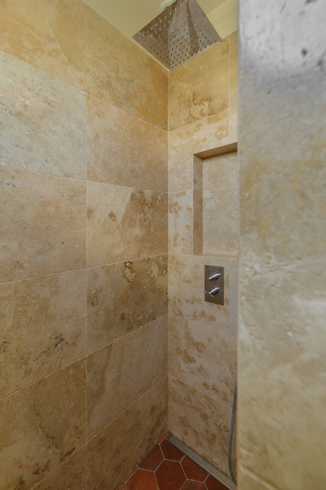 Deluxe Double Room (Van Gogh) - Photo 7