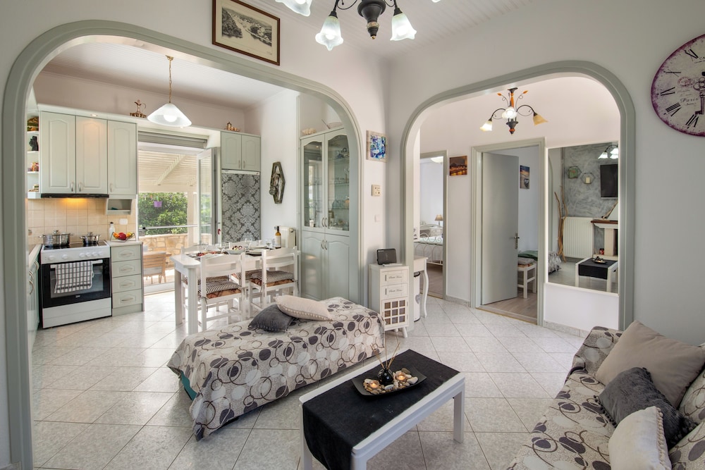 House, 2 Bedrooms, Private Pool, Sea View photo 3