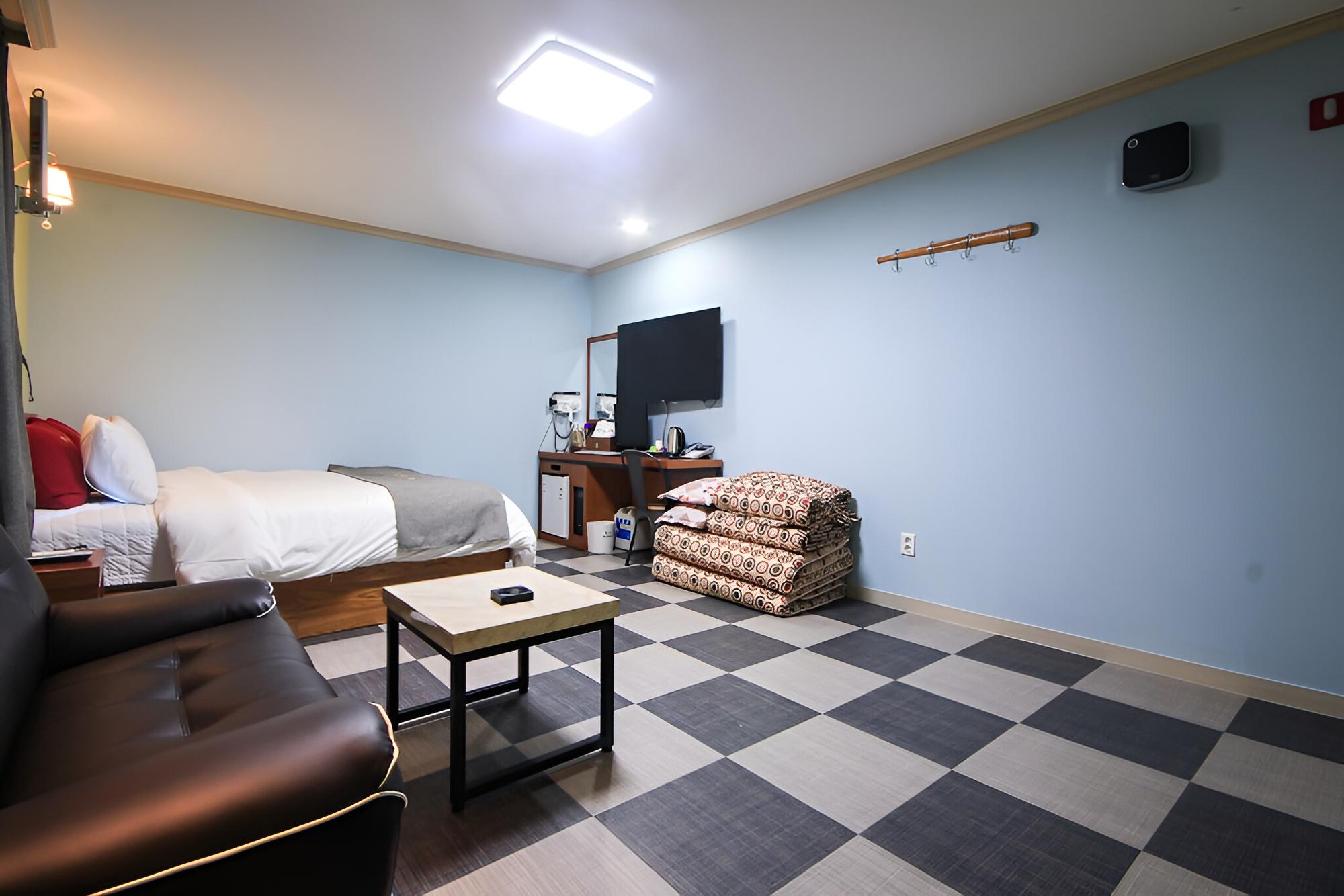 Room (Suite room (room inspection and regul) photo 3