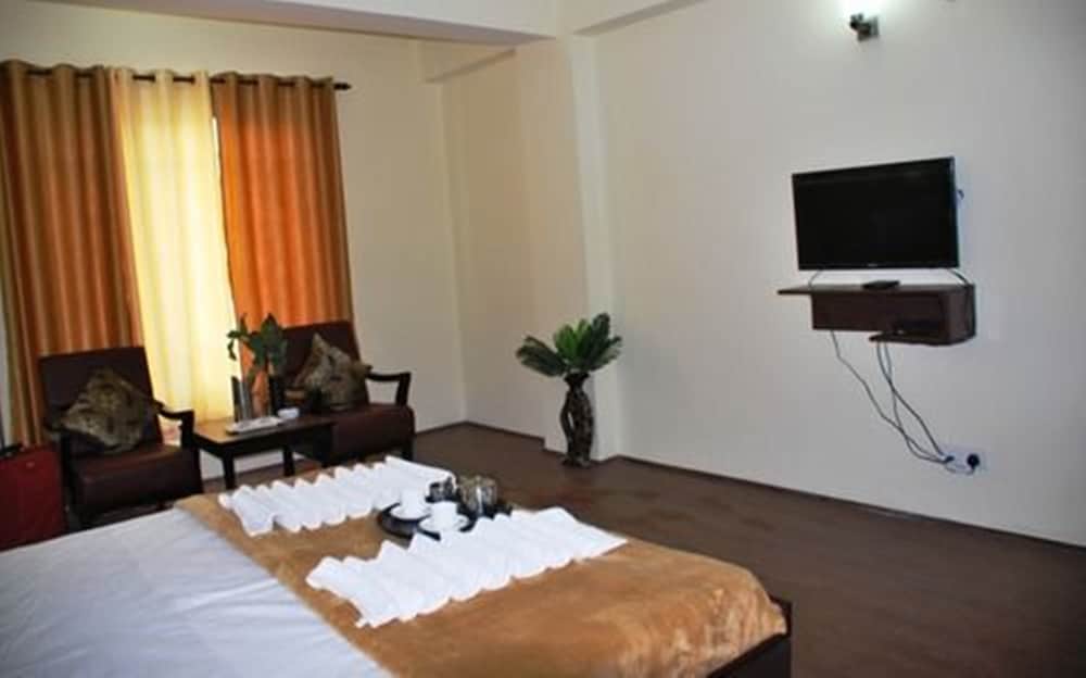Deluxe Double Room, 1 King Bed, Valley View photo 3