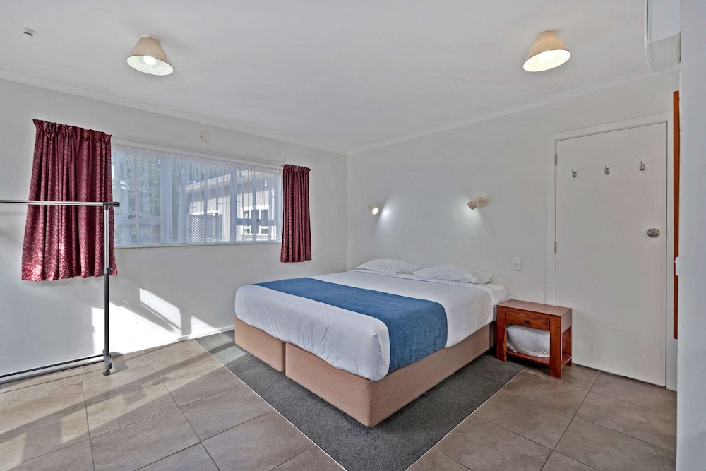 Room, Multiple Beds, Non Smoking - Photo 3