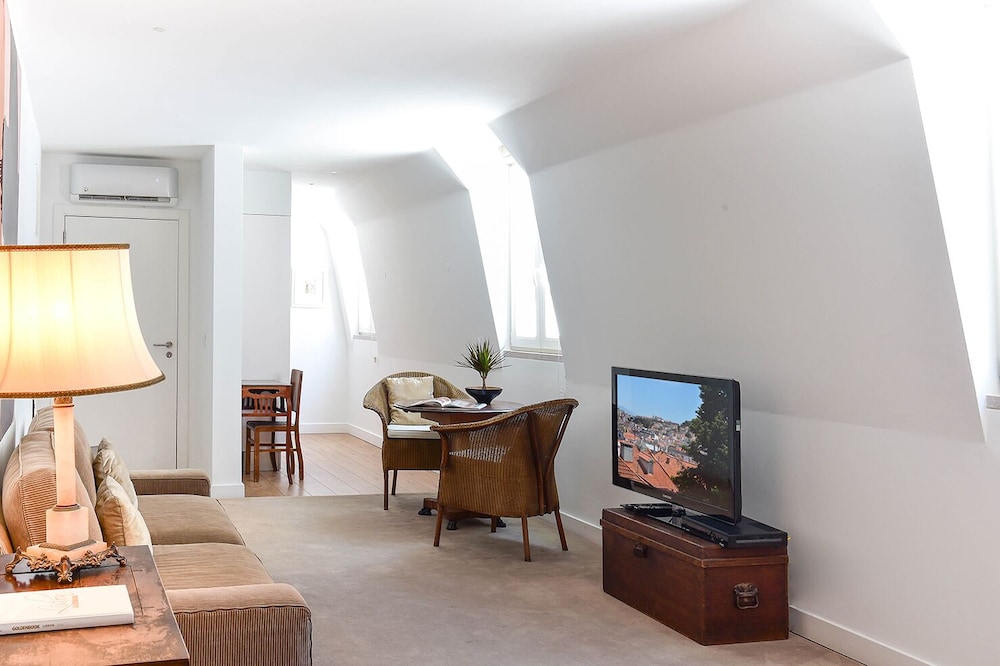 Deluxe Suite - Photo 20