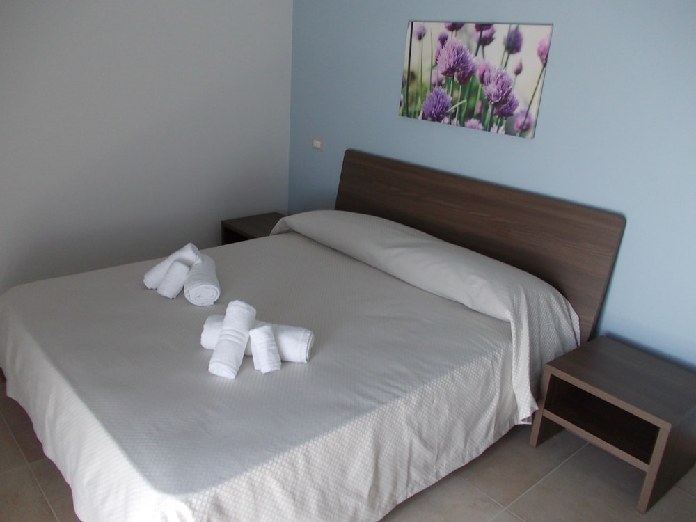 Standard Double or Twin Room, Balcony, Pool View