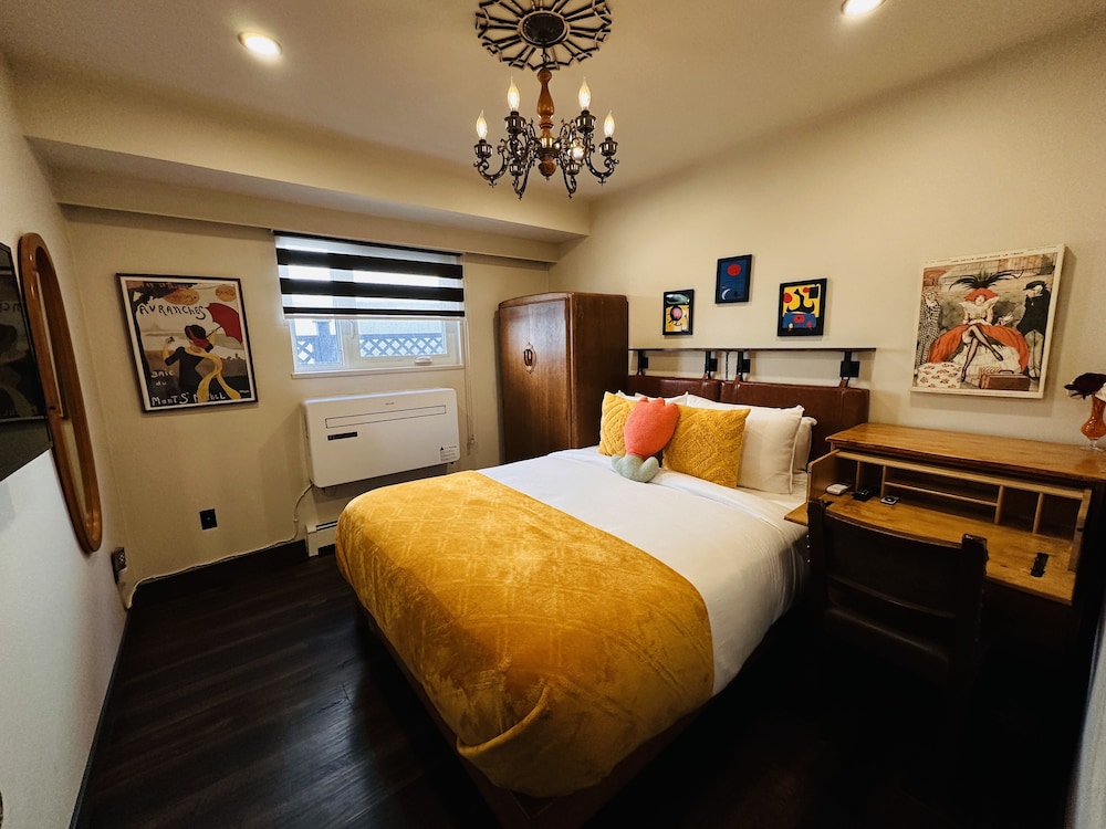 Gallery Room, 1 Queen Bed