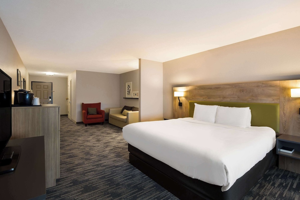 Studio Suite, 1 King Bed, Accessible, Non Smoking - Photo 1
