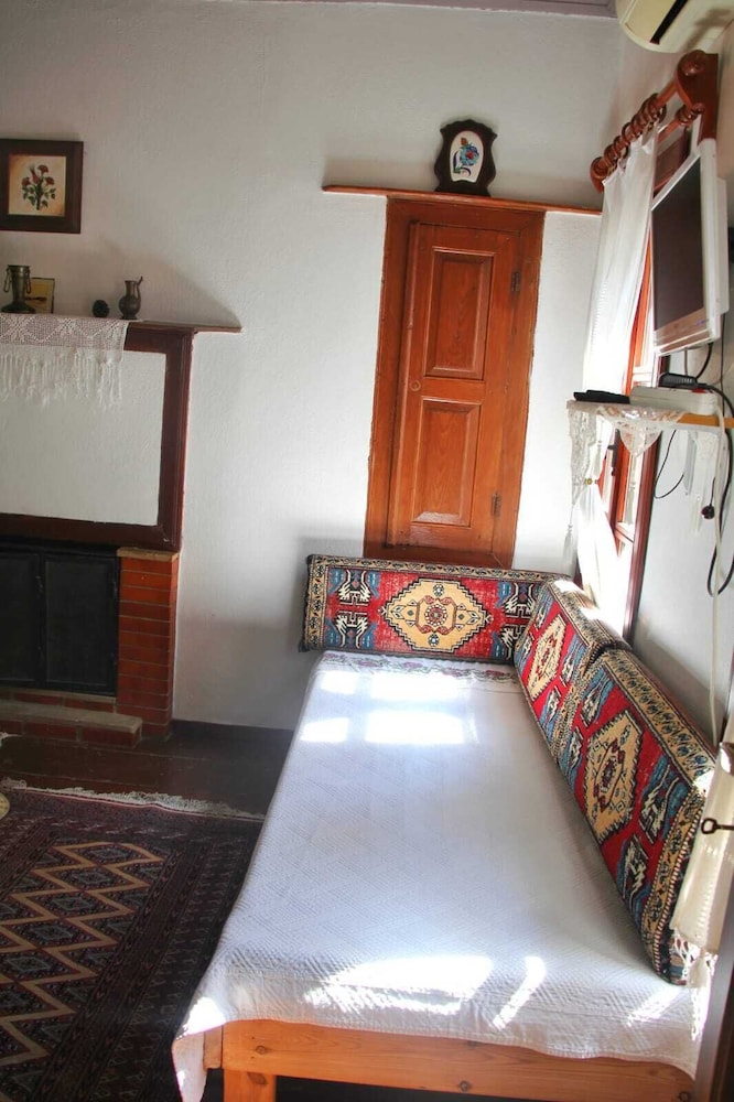 Family Room photo 3