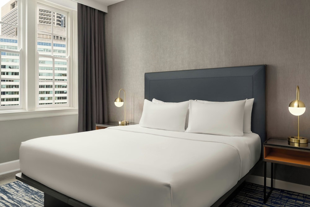 Junior Suite, 1 King Bed with Sofa bed, City View - Photo 2