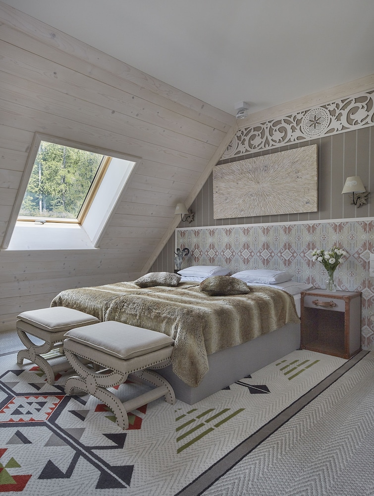 Aries Suite