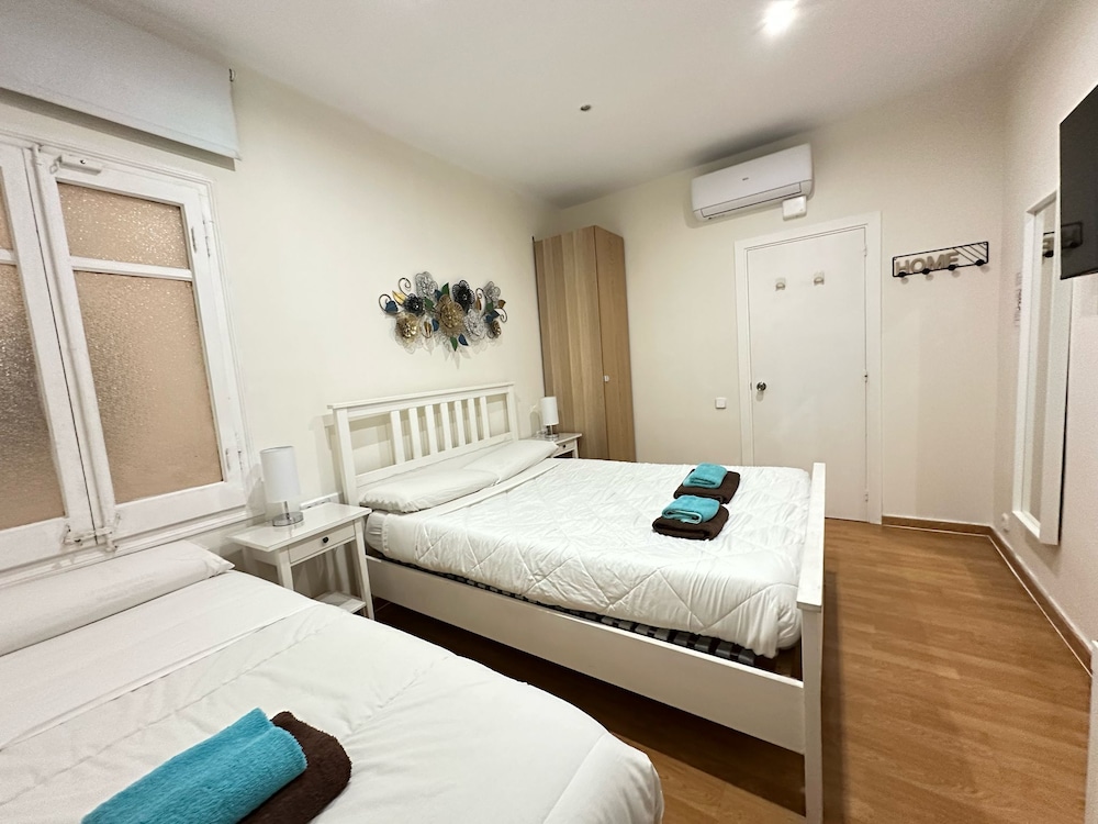 Triple Room, Shared Bathroom photo 3