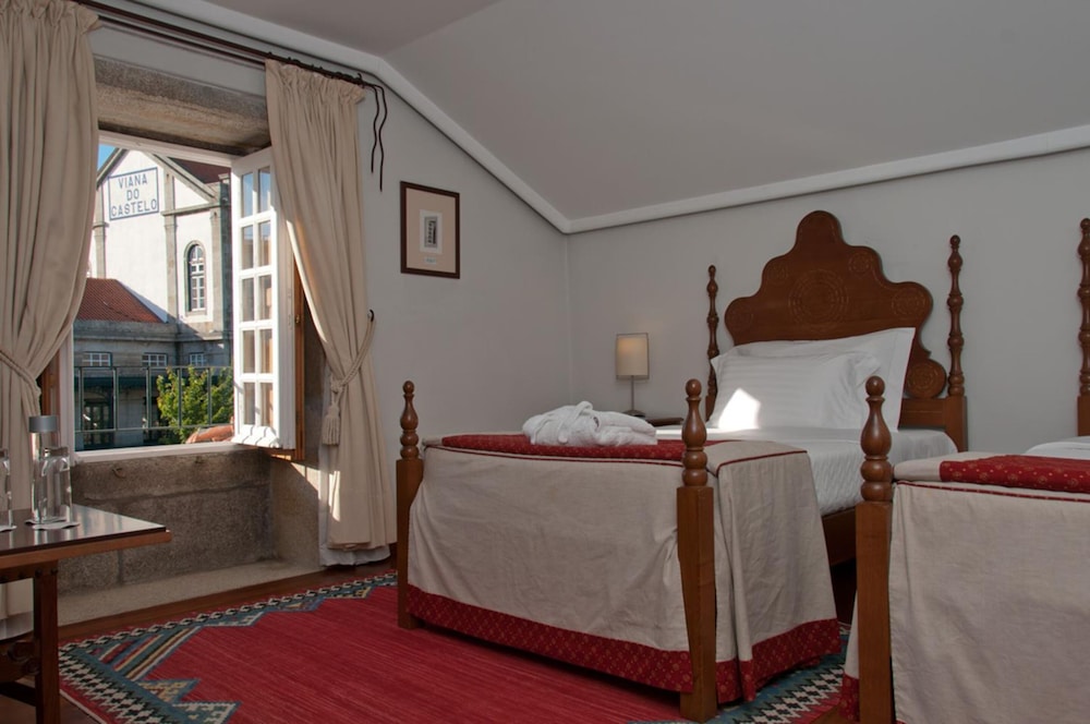 Suite, 2 Twin Beds - Photo 2
