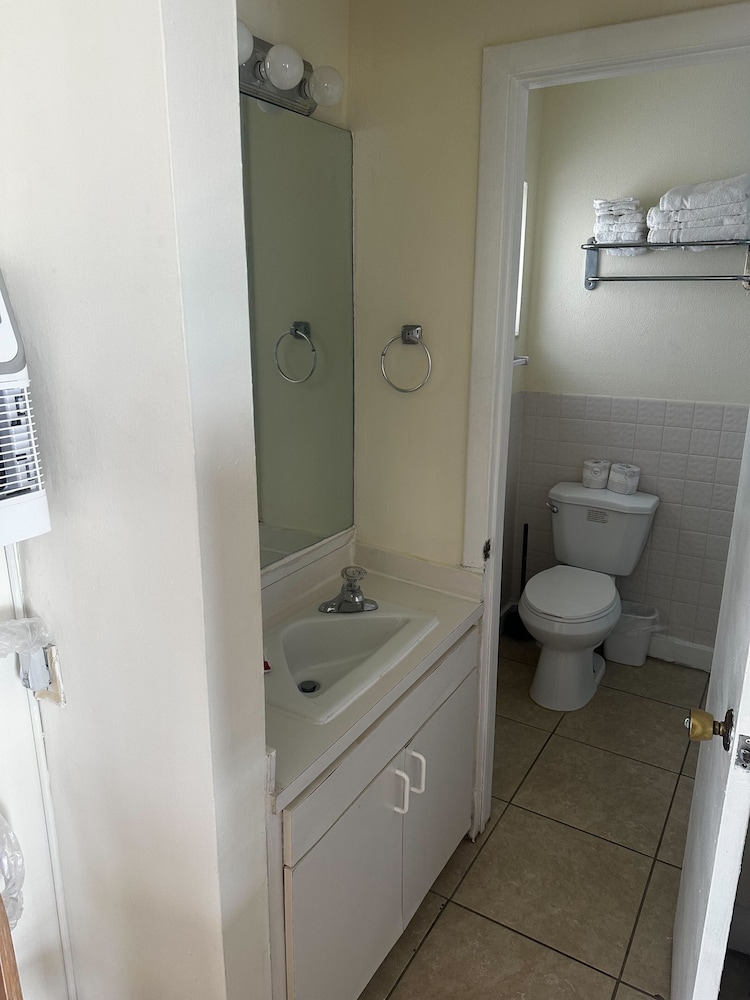 Condo, 1 Bedroom, Kitchenette photo 3