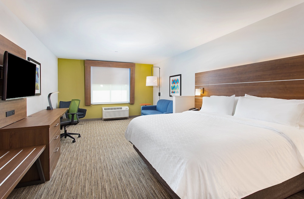 Standard Room, 1 King Bed, Accessible (Communications) - Photo 2