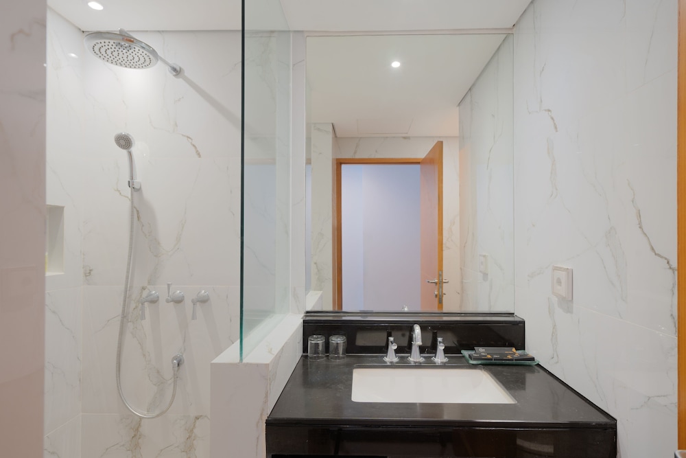 Executive Room - Photo 7