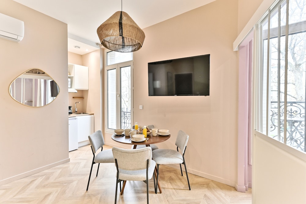 Luxury Apartment photo 3