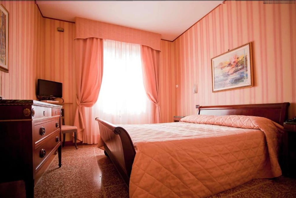 Economy Room - Photo 34