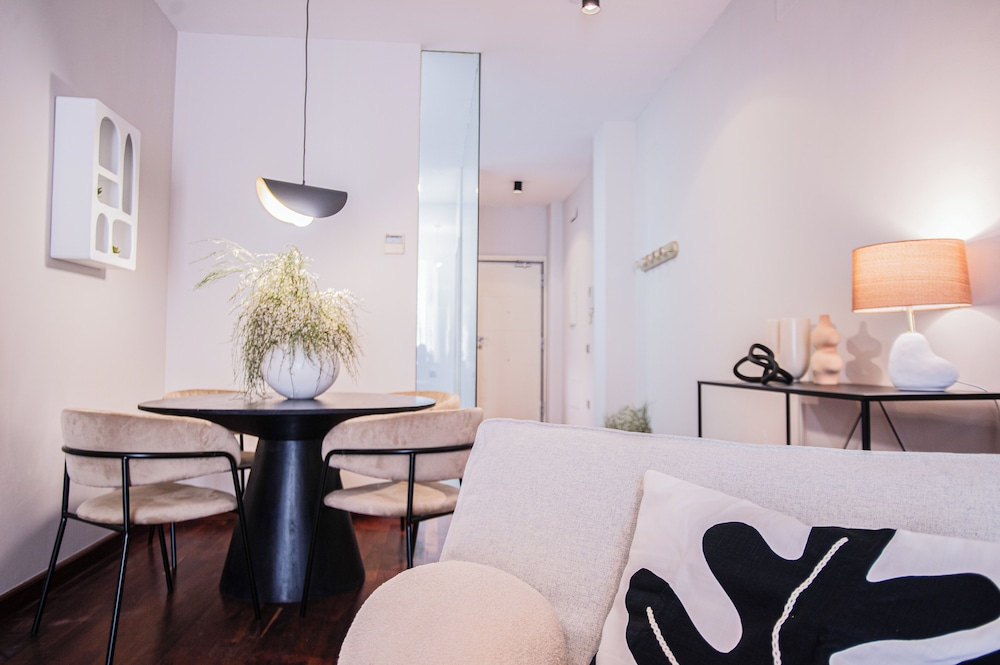 Apartment, 2 Bedrooms - Photo 3