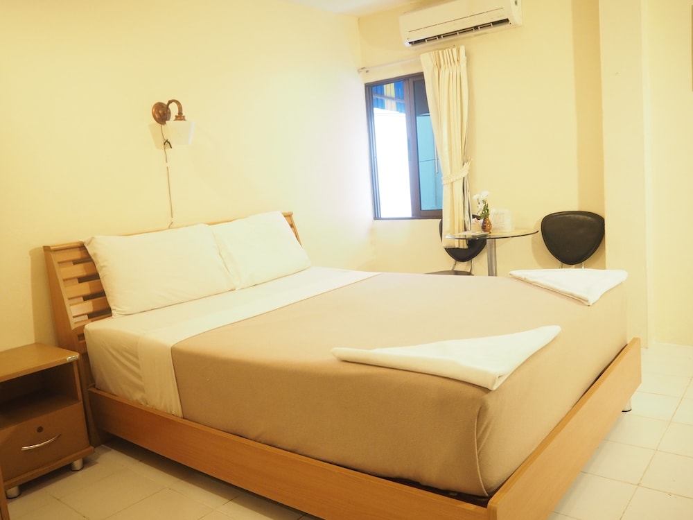 Small Room No Balcony