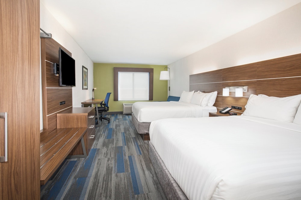 Standard Room, 2 Queen Beds, Accessible (Communications) - Photo 5
