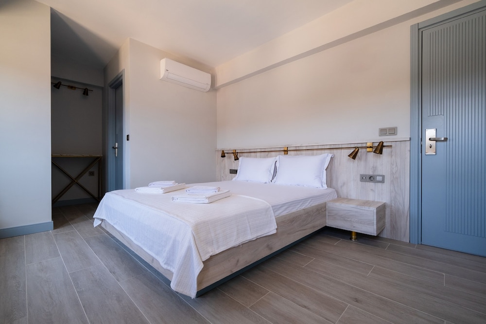 Deluxe Double Room, City View photo 2