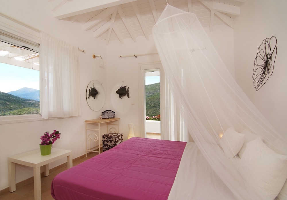 Villa photo 1