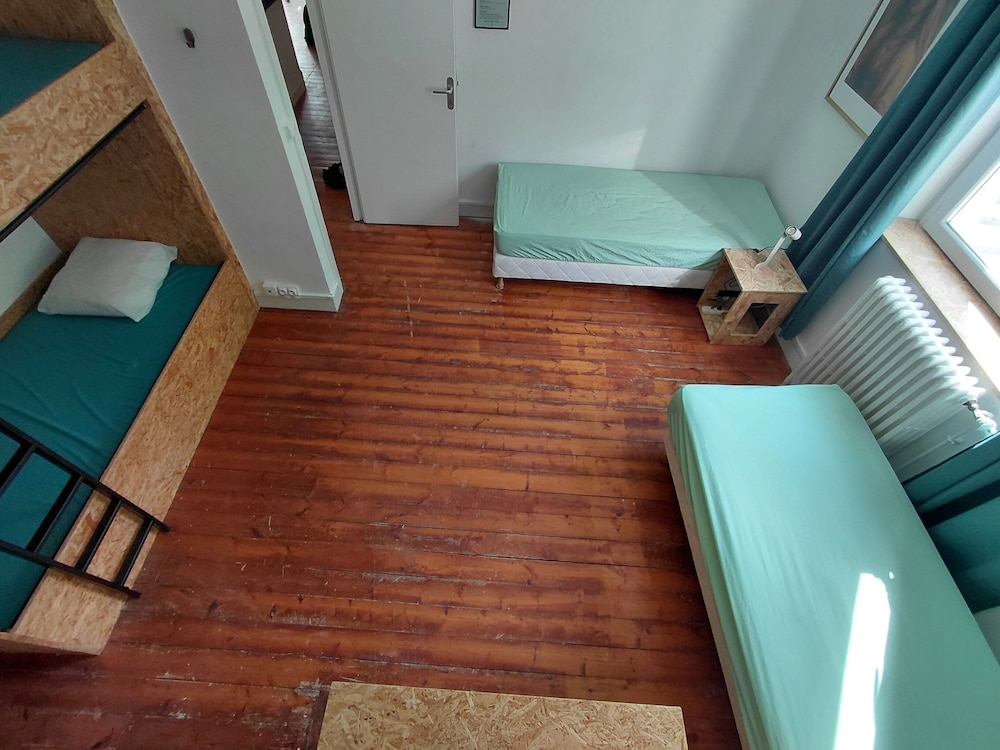 Basic Quadruple Room, Park View photo 1