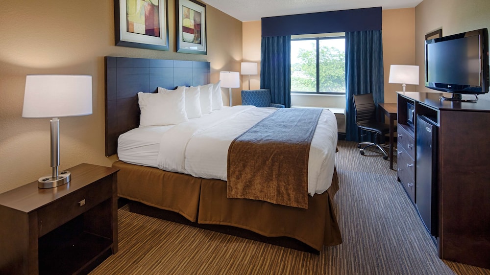 Standard Room, 1 King Bed, Bathtub, River View - Photo 7