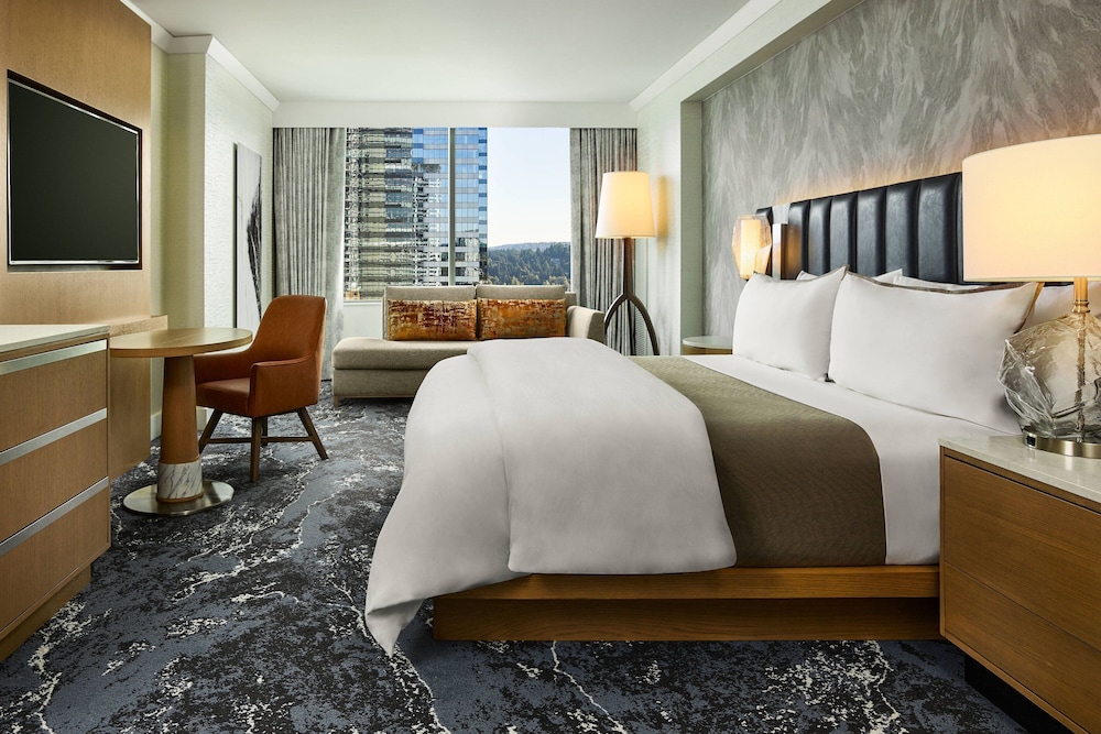 Deluxe Room, 1 King Bed (View) - Photo 2
