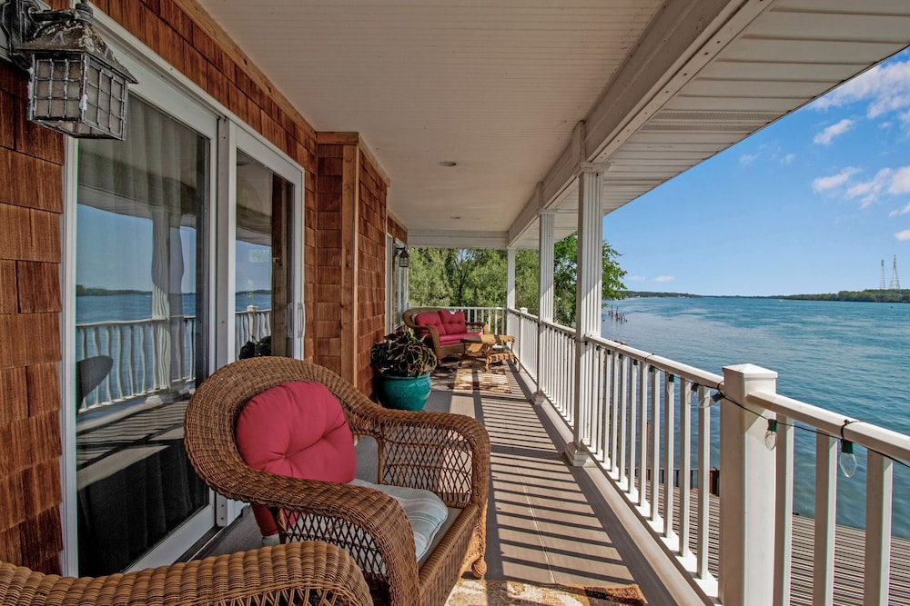 Romantic Suite, Ensuite, River View photo 3