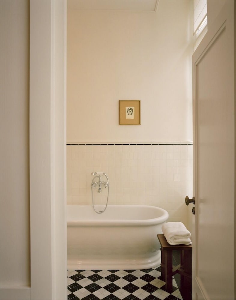 Premier Double Room, Bathtub photo 2