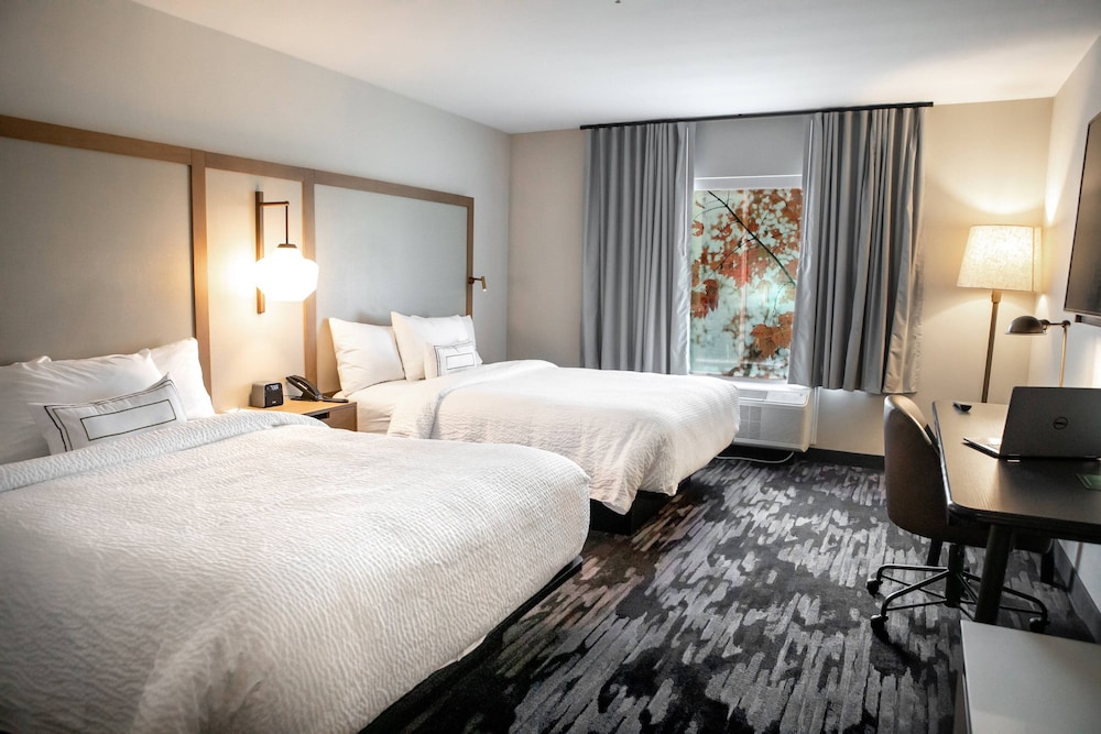 Room, 2 Queen Beds (Mobility/Hearing Access, Roll-in Shwr) - Photo 1