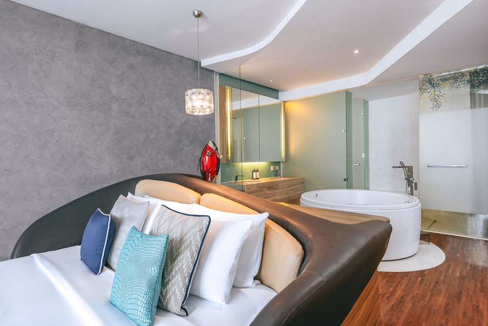 room photo