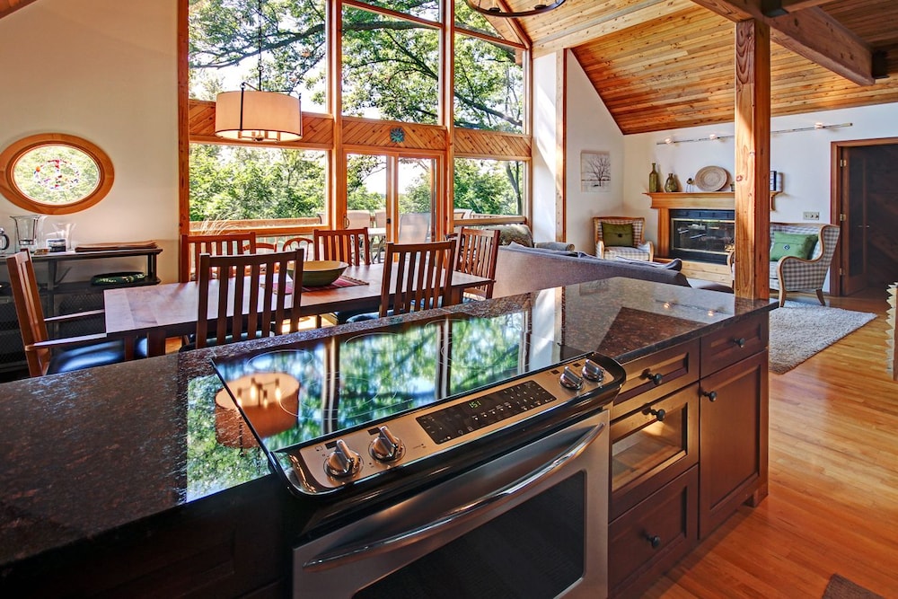 Deluxe Cabin, 5 Bedrooms photo 2
