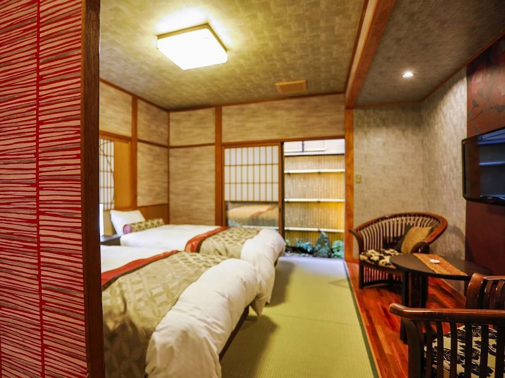 Standard Room, 2 Twin Beds photo 3