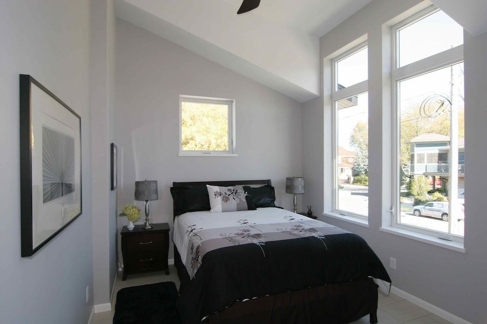 Townhome, 1 King Bed, Patio, Lakeside photo 1