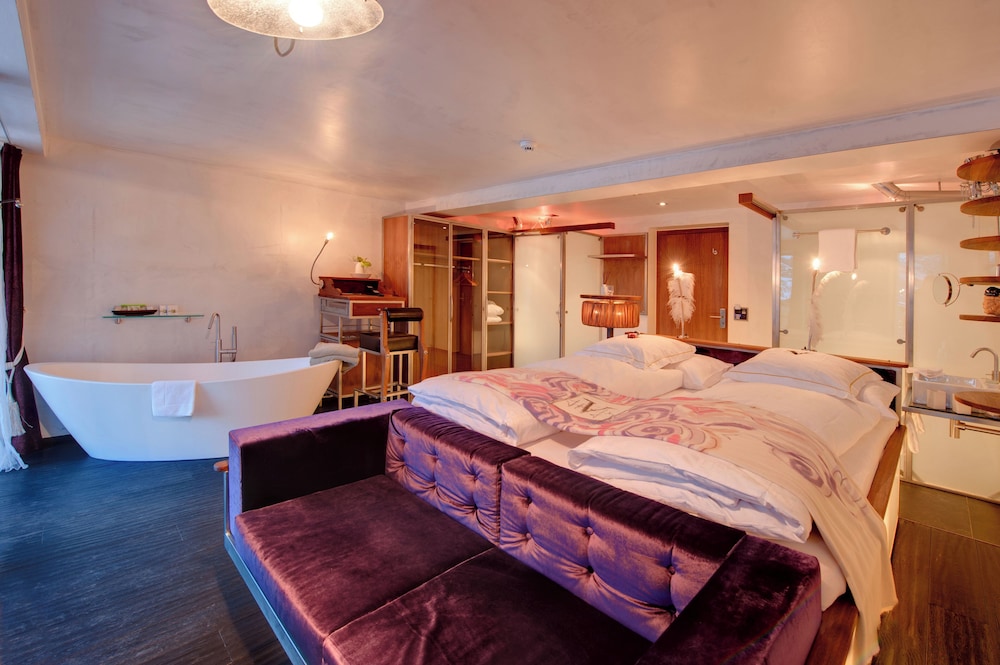 Deluxe Room - Photo 1