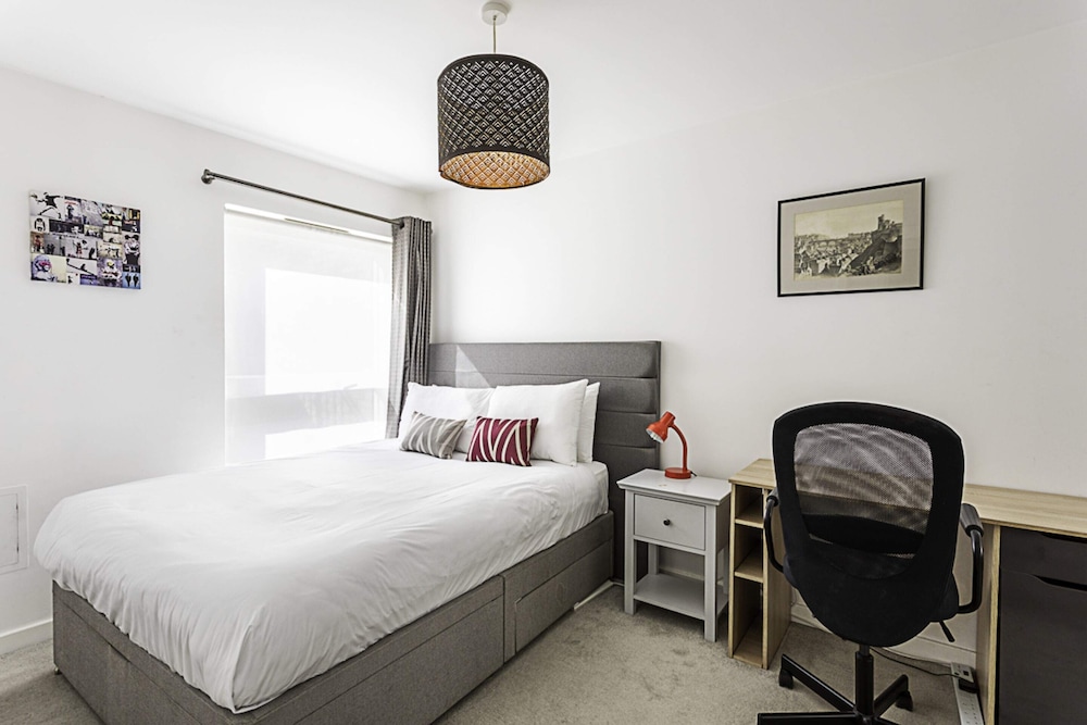 Basic Apartment photo 2