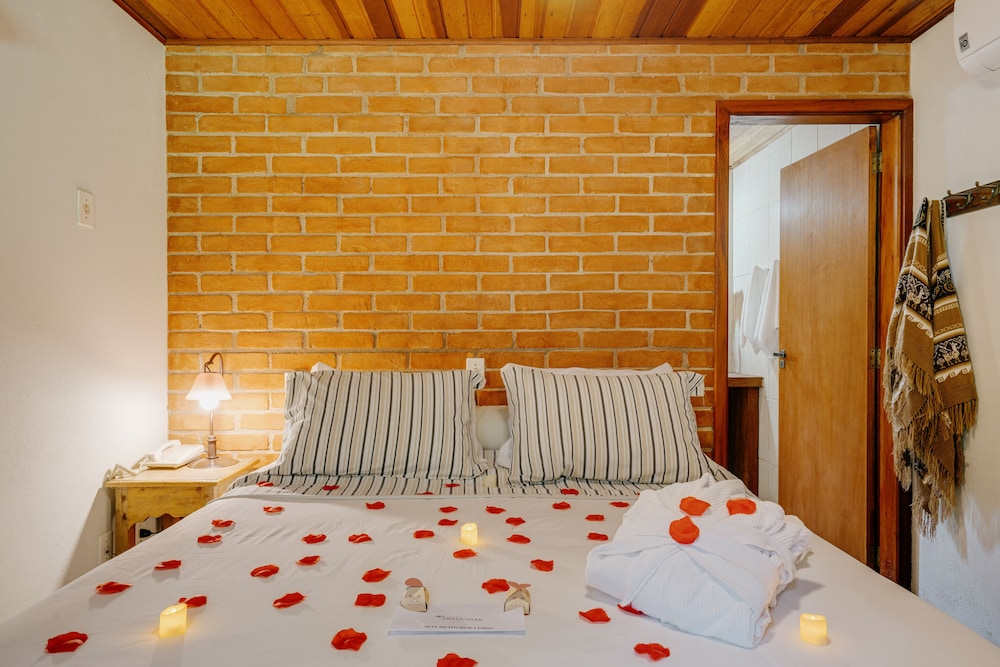 Honeymoon Cabin photo 3